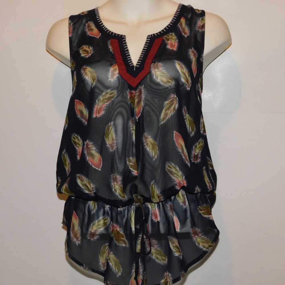 Contemporary Style Signature Studio Sheer Feather